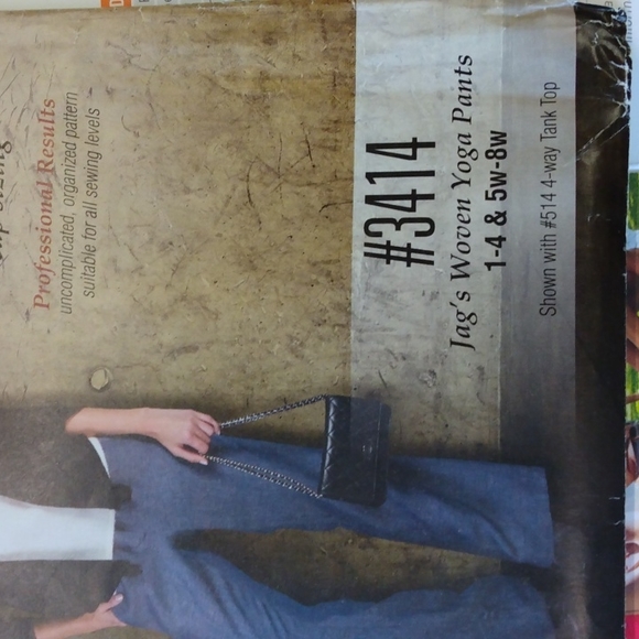 Silhouette Patterns Woven Yoga Pants. - Picture 4 of 13